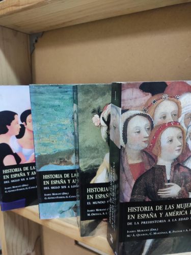 Historia de las mujeres en España y América Latina. I- De la prehistoria a la Edad Media. II- El mundo moderno. III- Del siglo XIX a los umbrales del XX. IV- Del siglo XX a los umbrales del siglo XXI. (4 Tomos.). 